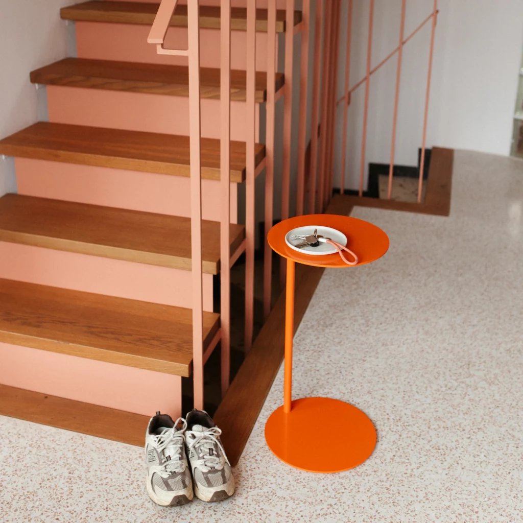 Beistelltisch orange – Für den ersten Handgriff.